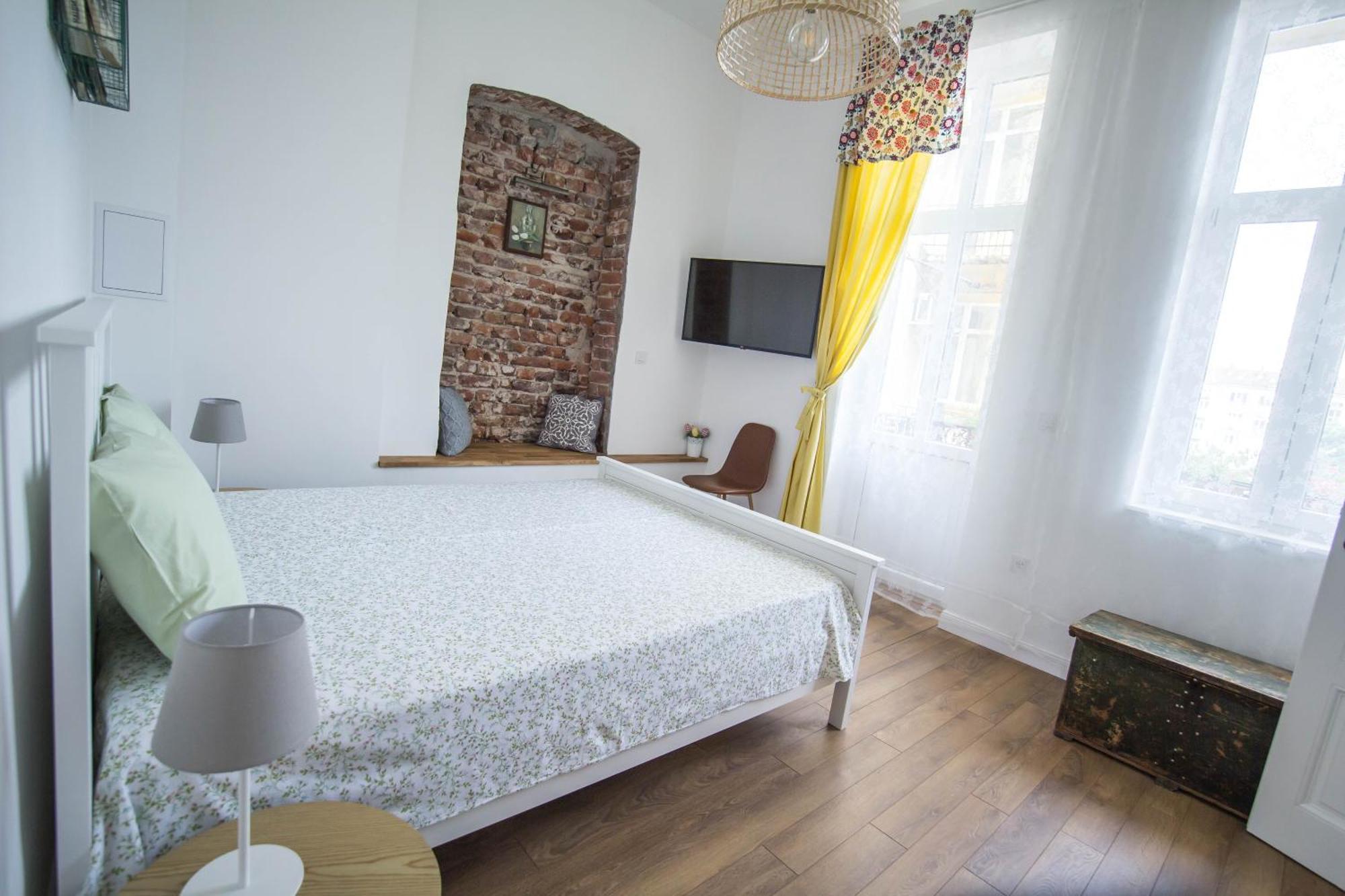 Apartemen Lion's Bridge Boutique 2bdrm Apt, Center Gem Sofia